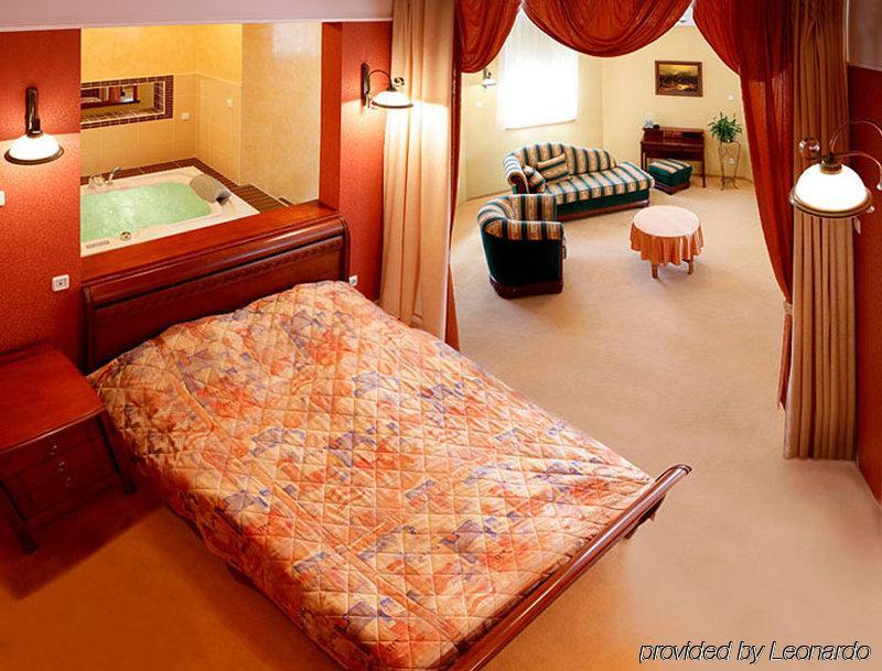Hotel Calisia Kalisz Zimmer foto